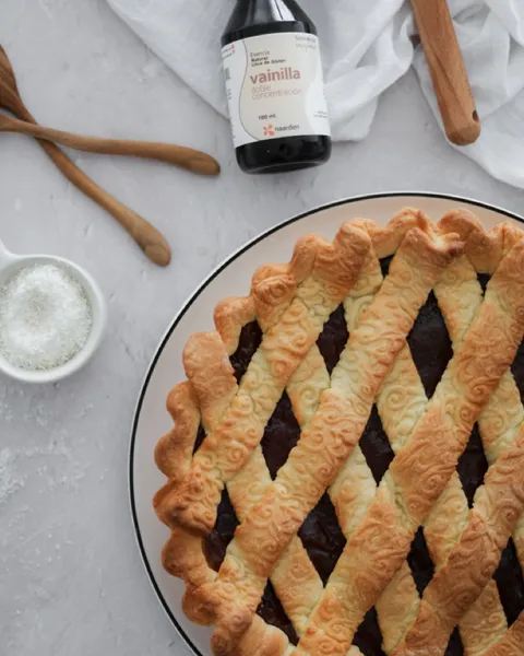 Pasta frola, an Argentine tart with quince paste filling