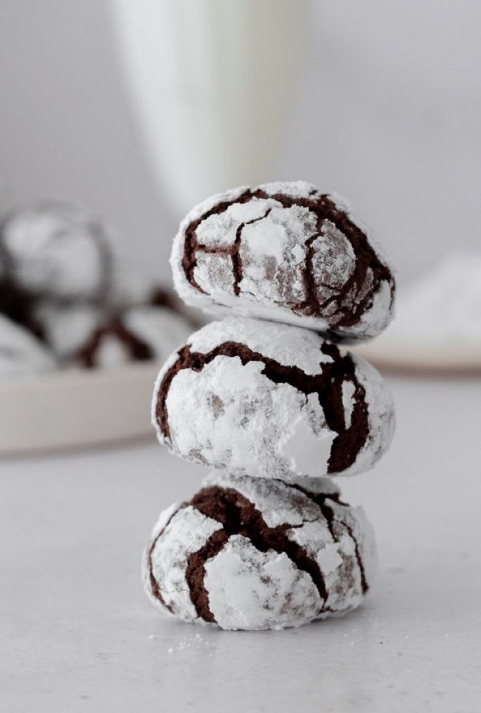 Chocolate crinkle cookies