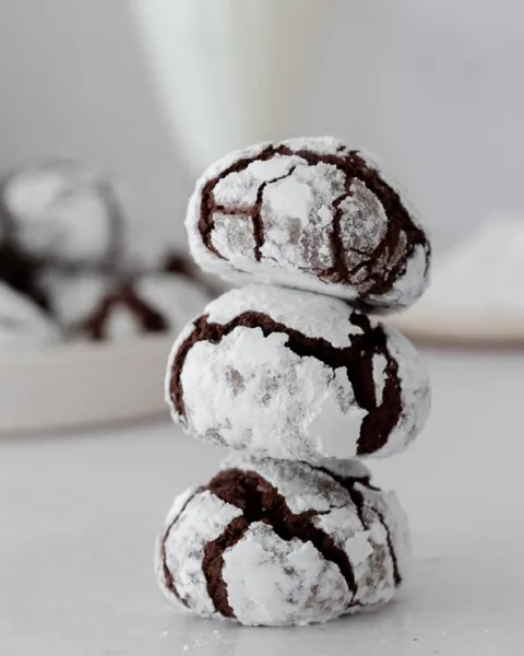 Chocolate crinkle cookies