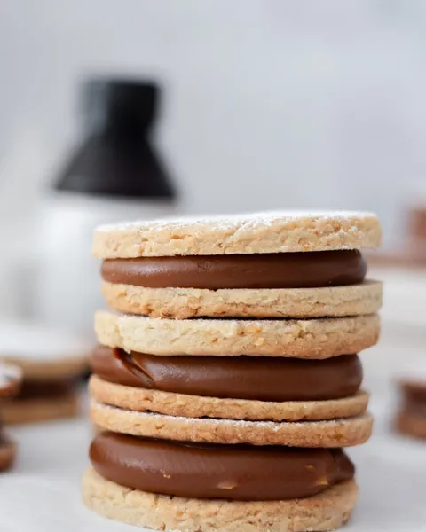 Walnut alfajores